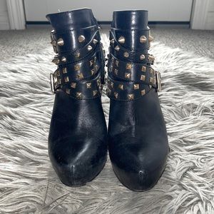 BCBG generation black wedge bootie size 8